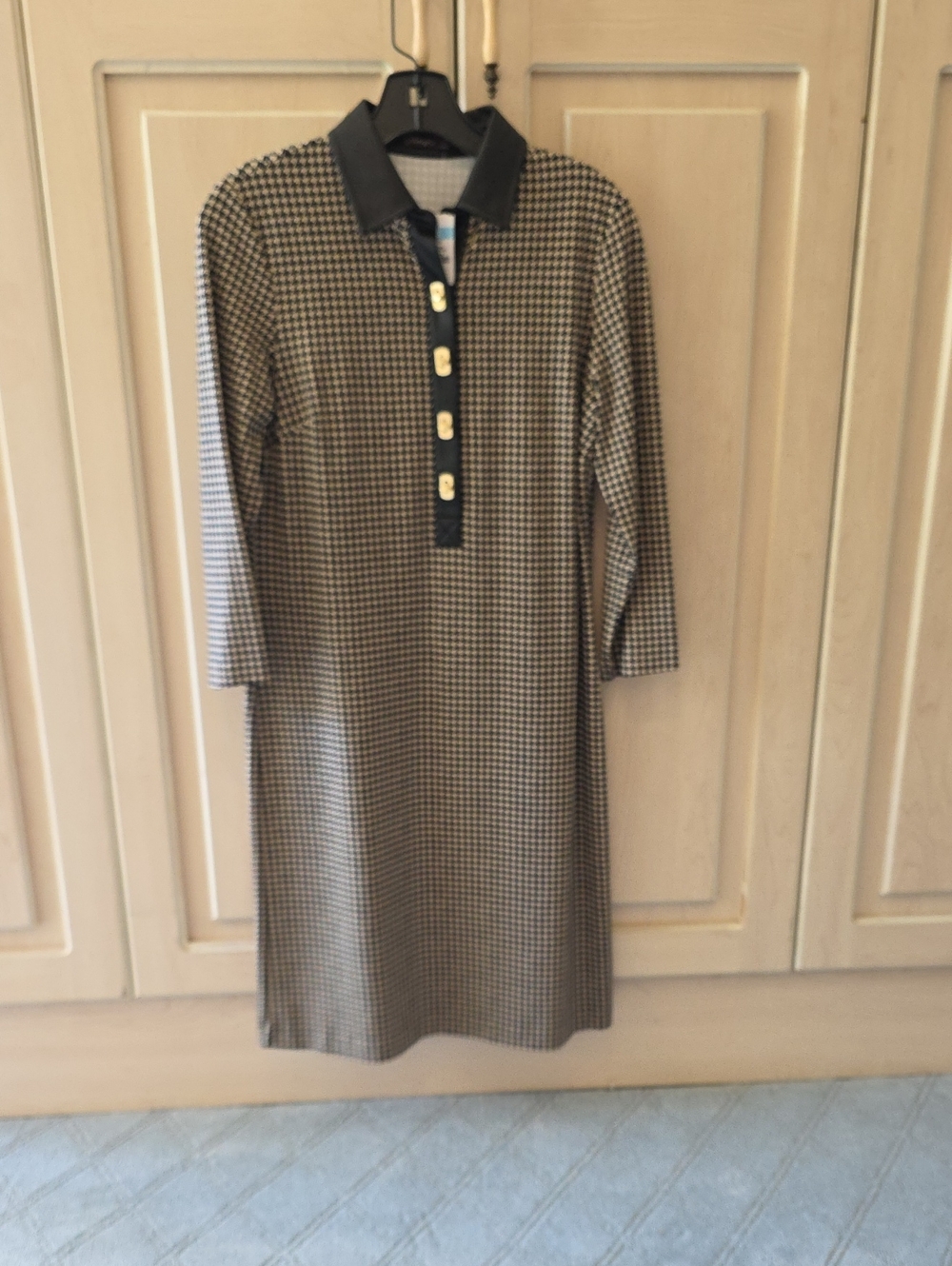 JMcLaughlin Nwt Back And Tan Houndstooth With Black Leather Trim And Gold Closur